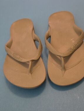 Women’s Olive Flip Flop Sandals - Casual Thong Slides